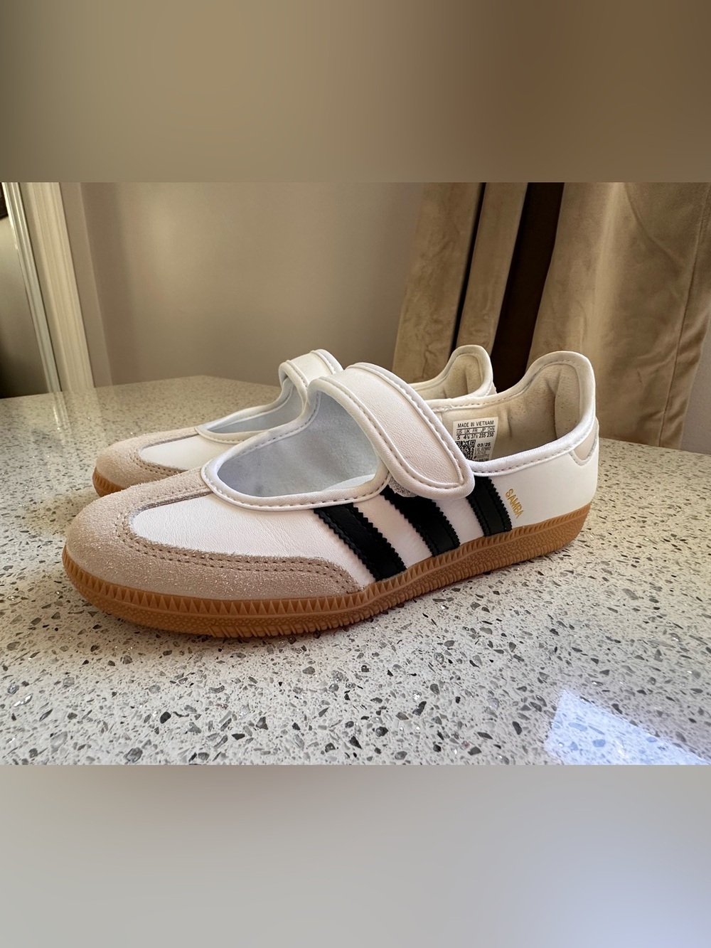 adidas Originals Samba Jane - Girls' Grade School size 5 (or women’s 6.5)